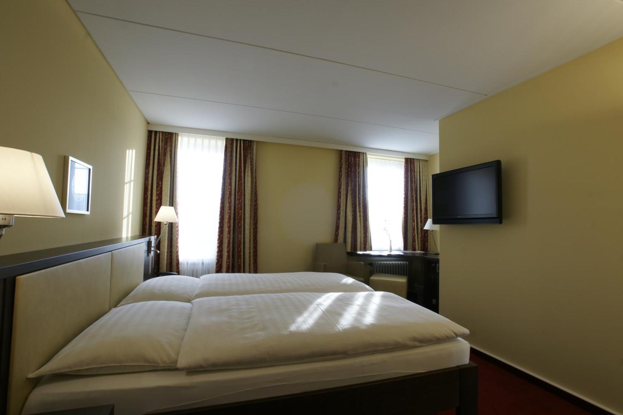 Ochsen Lenzburg Hotel Ngoại thất bức ảnh