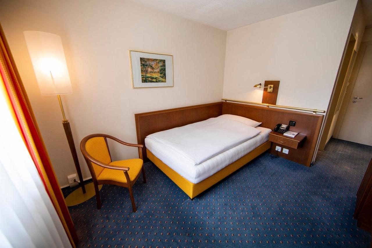 Ochsen Lenzburg Hotel Ngoại thất bức ảnh